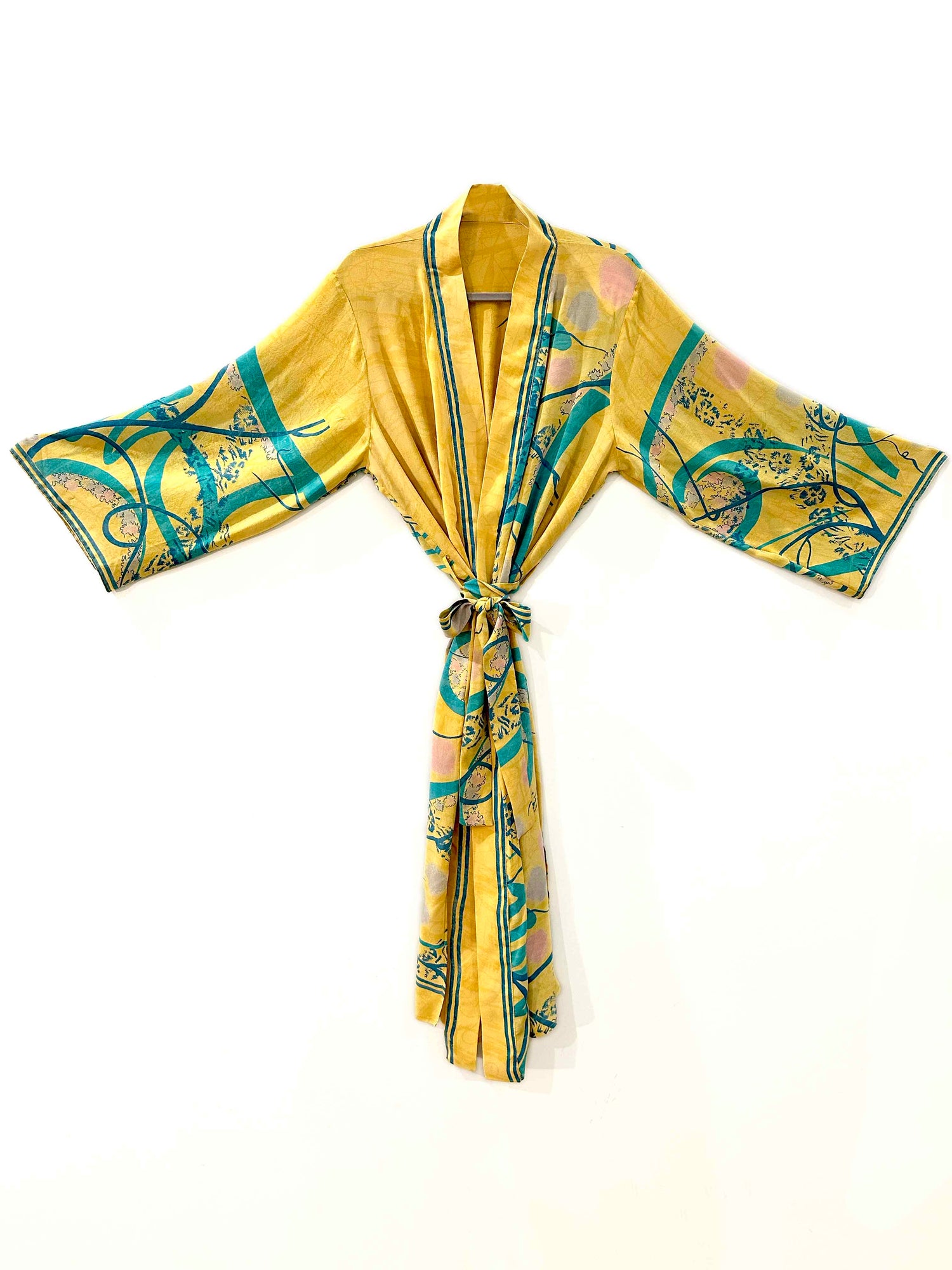 Sāra Kimono